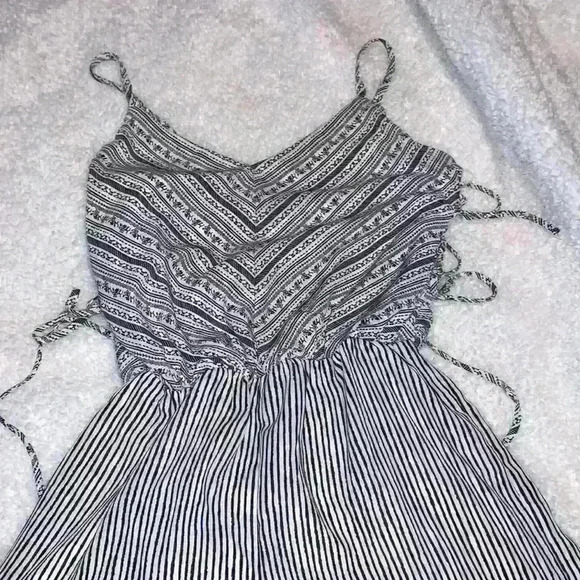 Maurice’s stripped romper size M - Picture 2 of 4